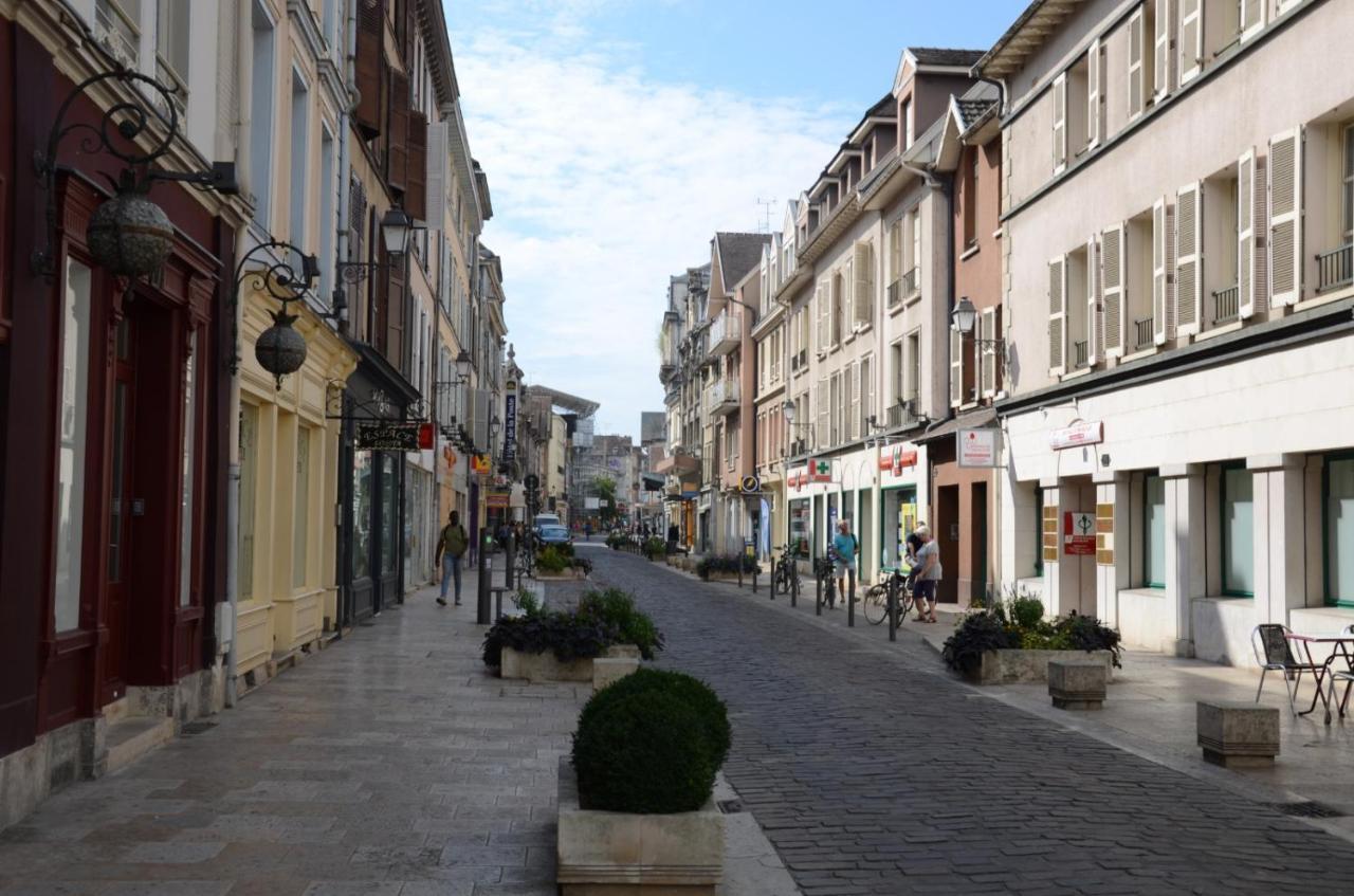 Le Langevin - Appartement Troyes Centre ภายนอก รูปภาพ